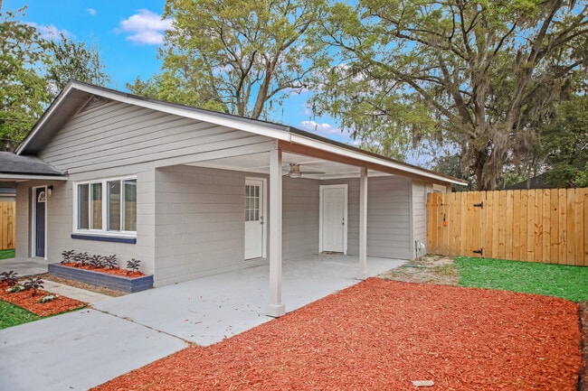 Building Photo - 237 N Bowlan St