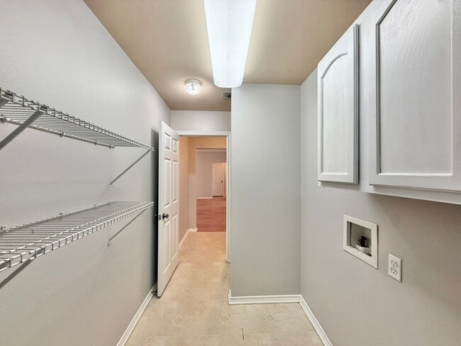 Building Photo - Stunning 4 Bedroom in Tyler! Available in ...