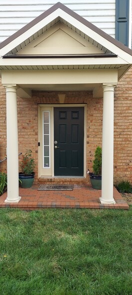 Building Photo - 15527 Sunningdale Pl