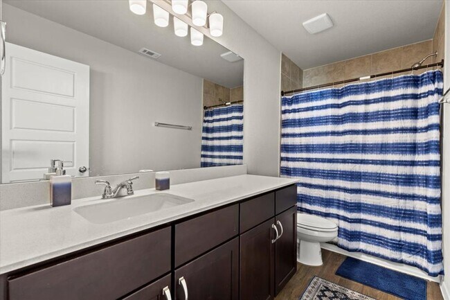 Building Photo - 1296 Teychas Dr