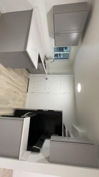 Building Photo - 445 E Fort Union Blvd