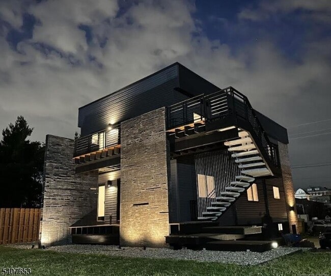 Building Photo - 246 Cortlandt St