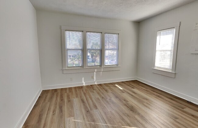 Building Photo - 604 Braddock Ave