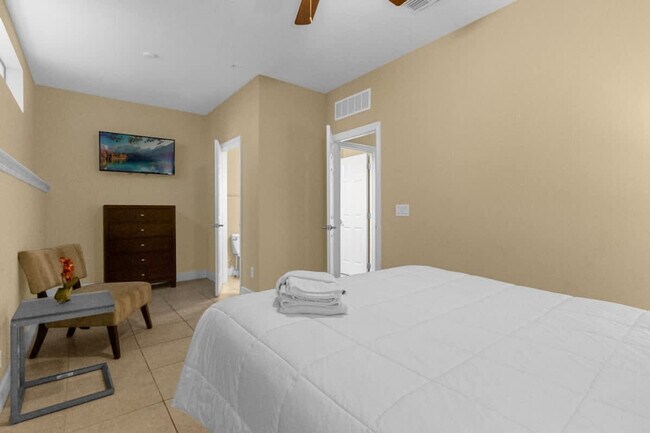 Building Photo - 14590 Damai Ln