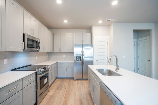 Building Photo - 4509 Sardius Dr