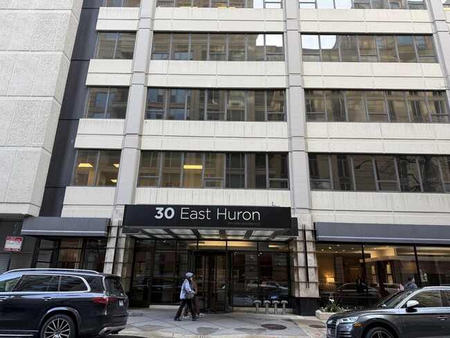 Primary Photo - 30 E Huron St