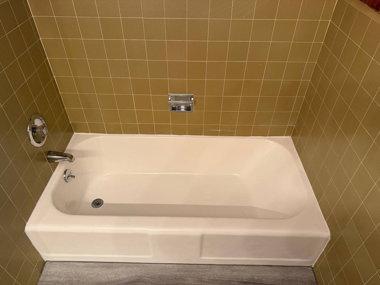 Building Photo - 13422 Oxnard St