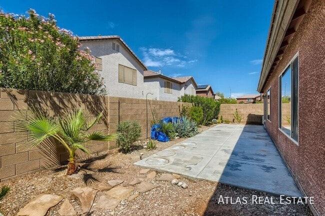 Building Photo - 804 E Rialto Hills Ave