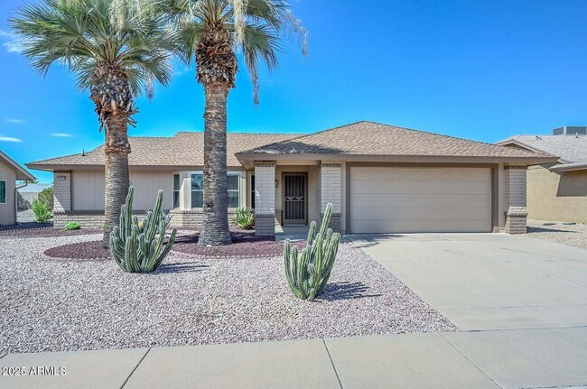 Building Photo - 14227 W Yosemite Dr