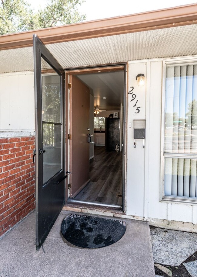 Building Photo - Newly Remodeled 3 Bedroom Home in Central Location