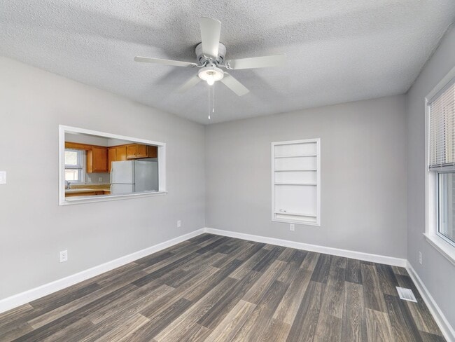 Building Photo - 3 bedroom 1 bath home for rent in New Bern