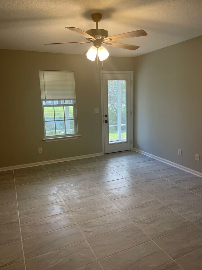 Building Photo - 267 Windridge Dr