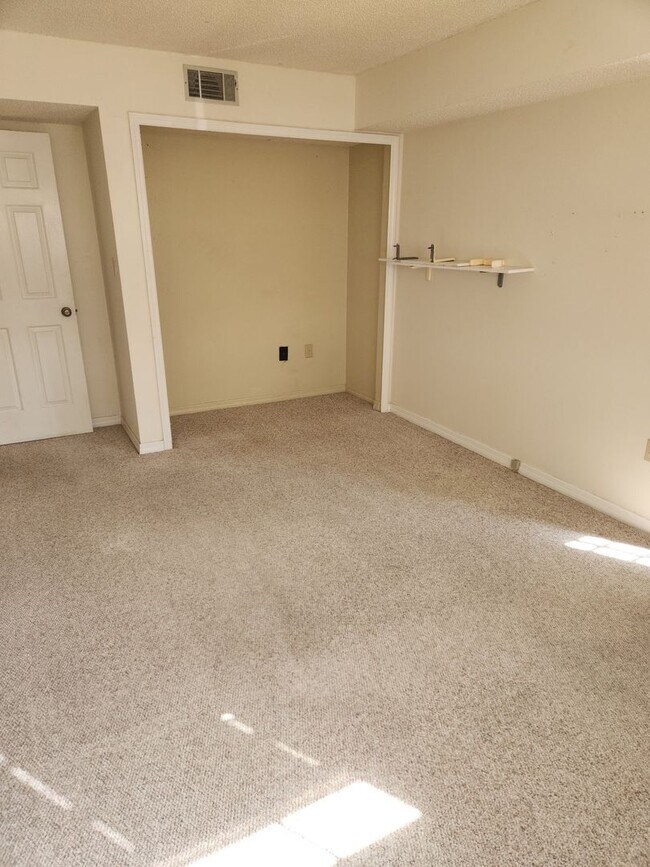 Building Photo - 3/2 Condo In +55 Community Leesburg