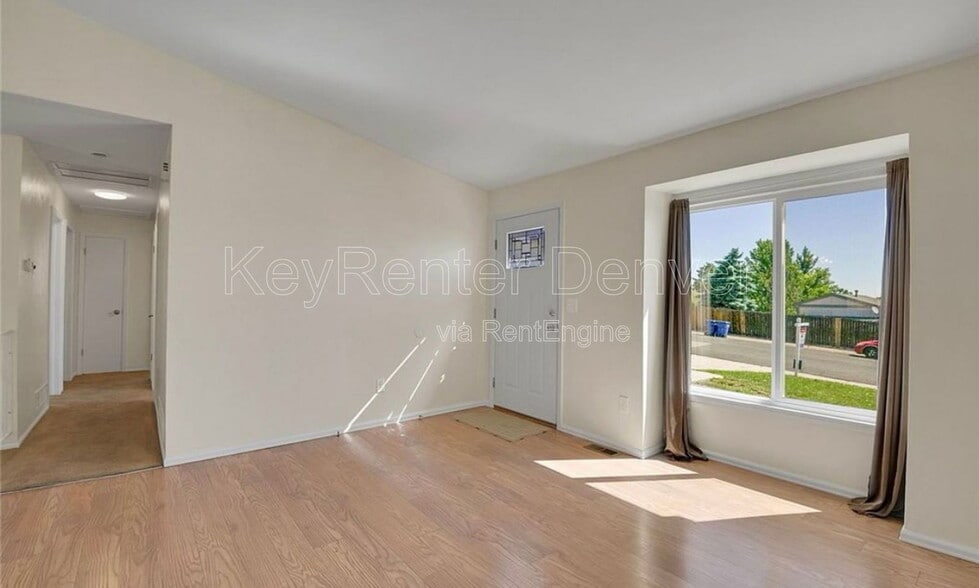 Building Photo - 7421 Harlan Way