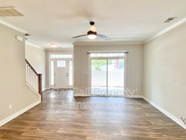 Building Photo - 1008 Celia Ct
