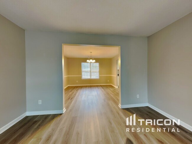 Building Photo - 718 Fletcher Dr