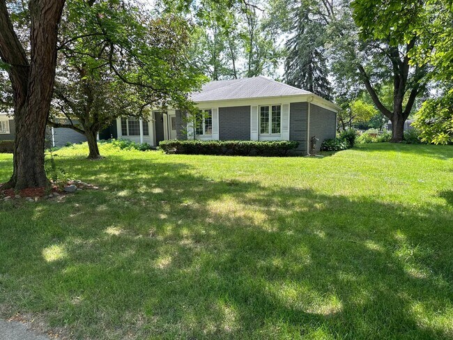 Building Photo - 429 Bella Vista Dr