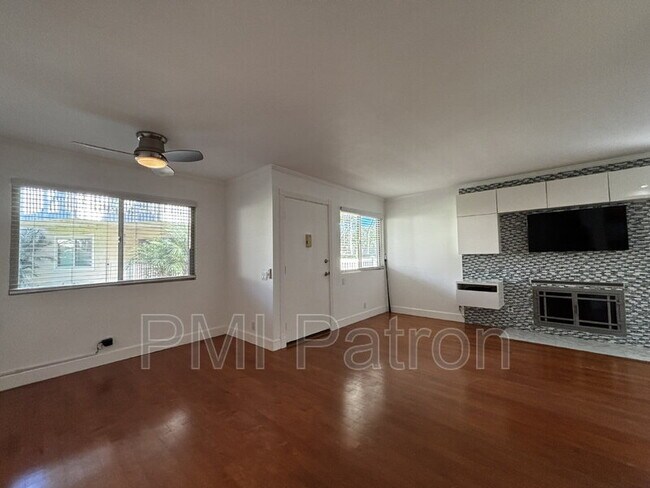 Building Photo - 7422 Seastar Dr