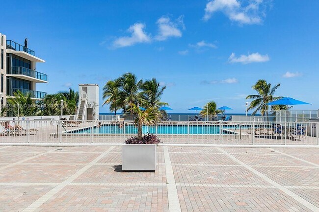 Building Photo - 2401 S Ocean Dr