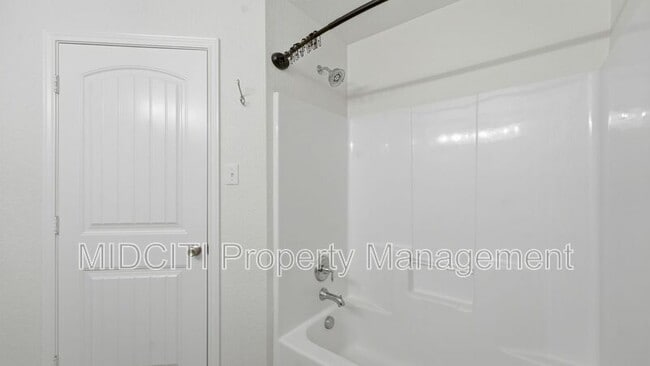 Building Photo - 1361 Bob White Dr