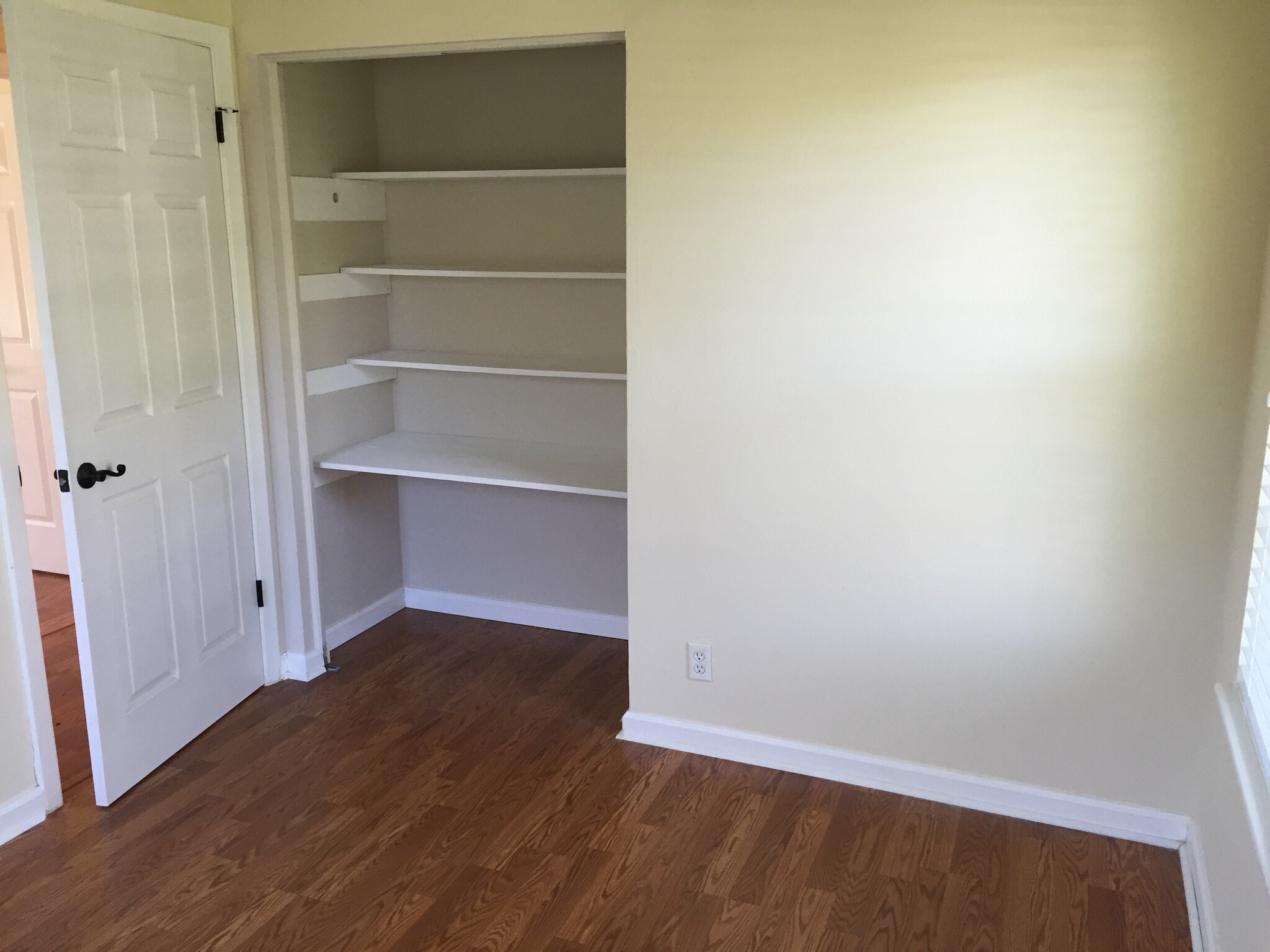 Building Photo - 1405 Green Forest Dr