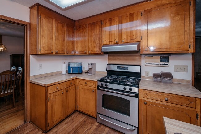 Building Photo - Fully Furnished Charleston Rental Near Folly Beach – Utilities Included | $3,600/Month