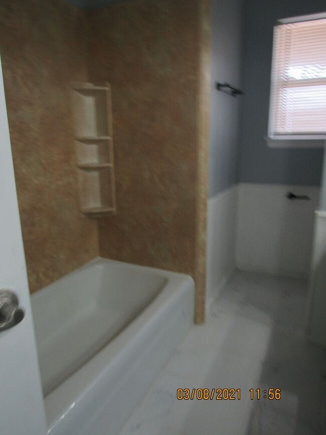 Building Photo - MOVE IN SPECIAL: $200 OFF OF THE FIRST MONTH'S RENT!