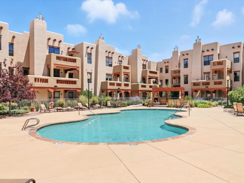 Building Photo - 1405 Vegas Verdes Dr