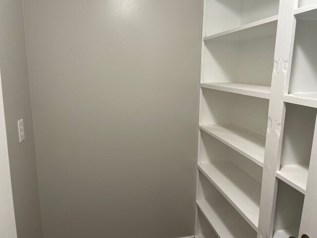 Building Photo - 359 N 400 E