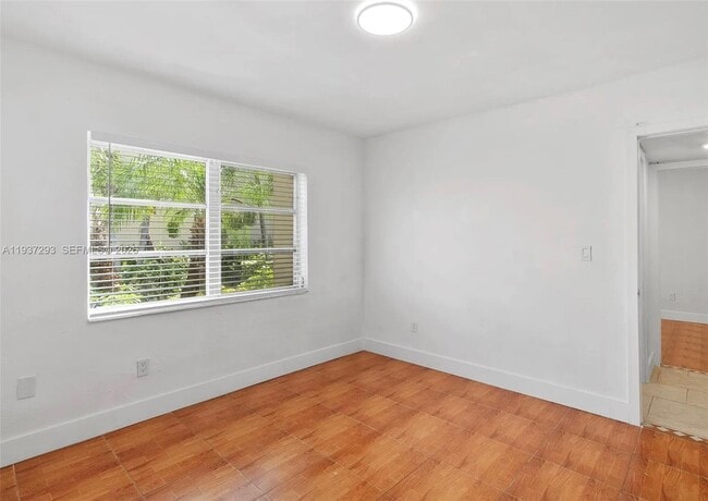 Building Photo - 14013 SW 90th Ave