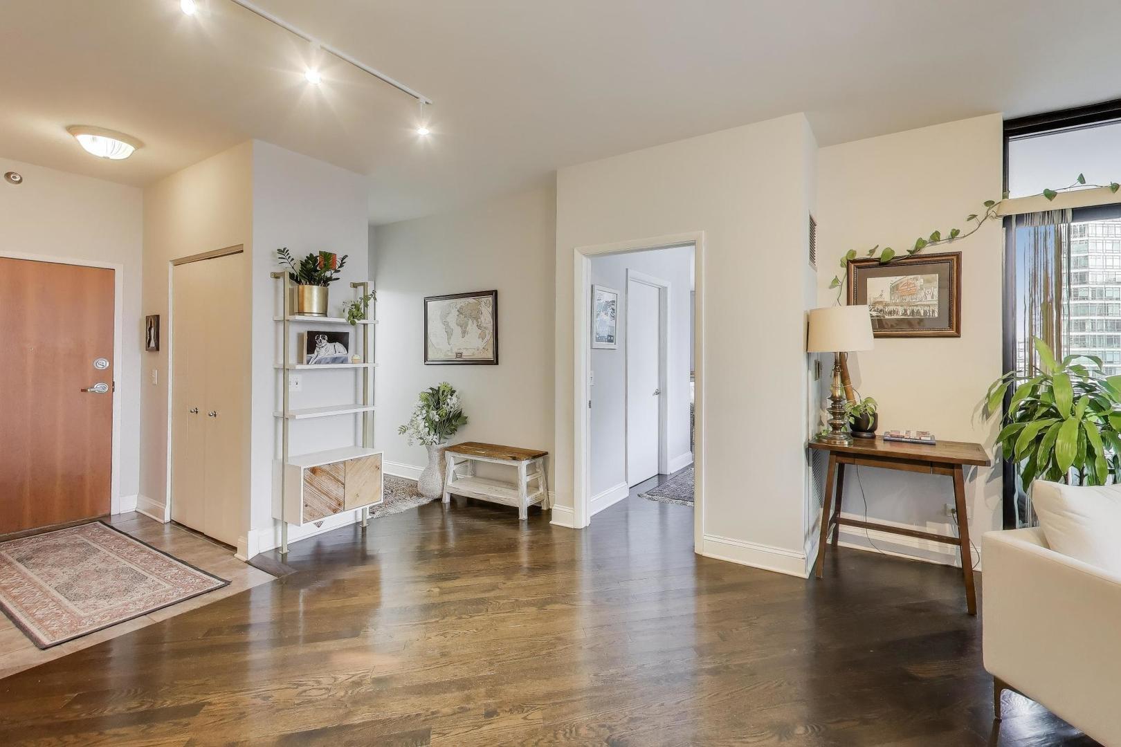 Building Photo - 435 W Erie St