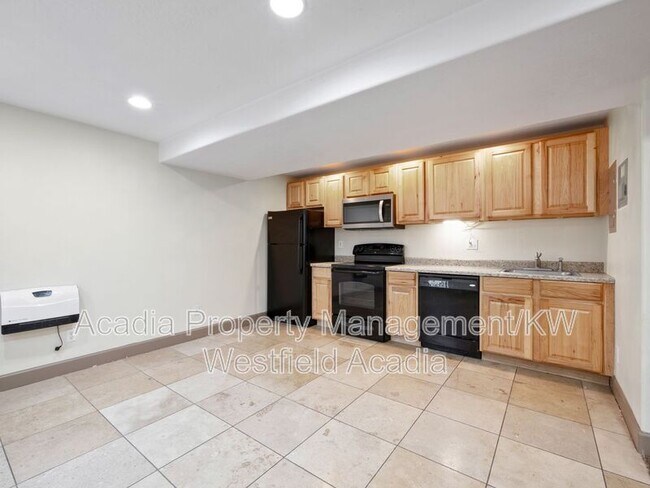 Building Photo - 25 E 2250 N