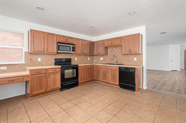 Building Photo - 9940 Dartmouth Dr