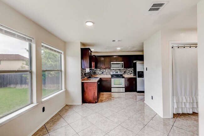 Building Photo - 4411 Causeway Ct