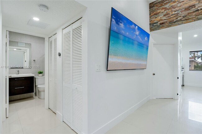 Building Photo - 13060 SW 64th Ter