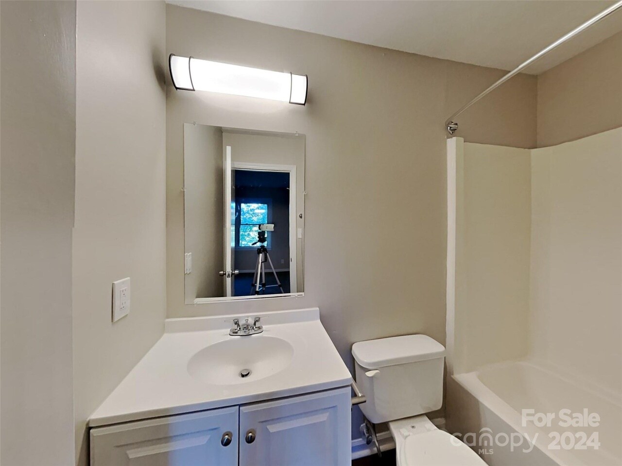 Building Photo - 928 Hearthridge Ct