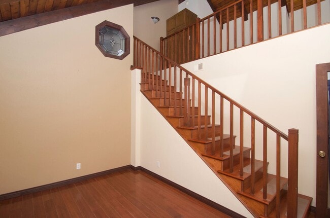 Building Photo - Charming Craftsman Home for Rent in Costa Mesa