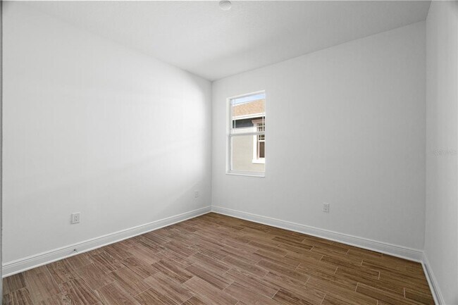 Building Photo - 930 57th Ave N