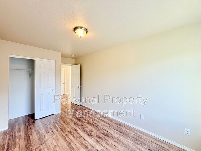 Building Photo - 13024 NE 26th St