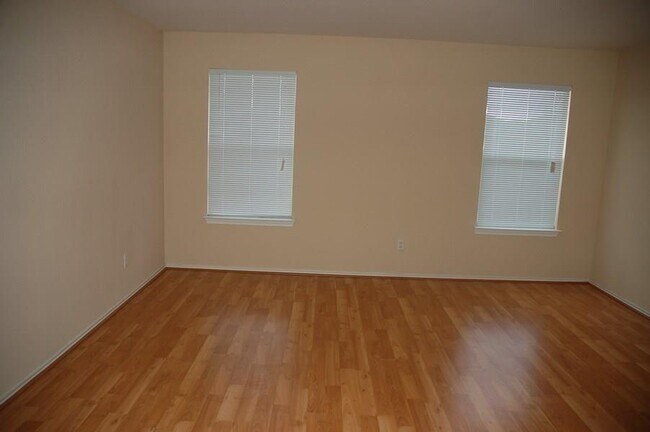 Building Photo - 222 Mossy Rock Dr