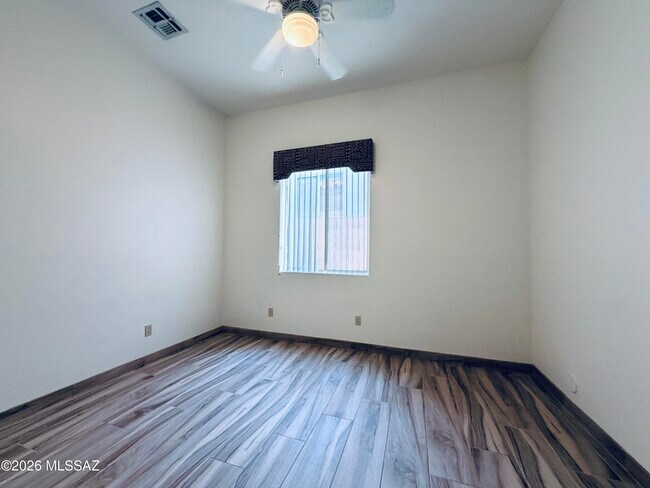 Building Photo - 5206 N Canyon Rise Pl