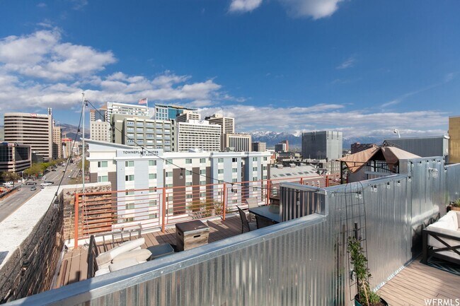 Building Photo - 163 W 200 S