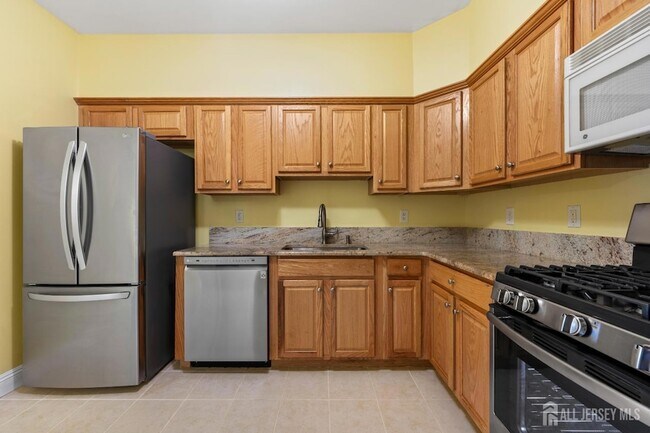 Building Photo - 540 Cranbury Rd