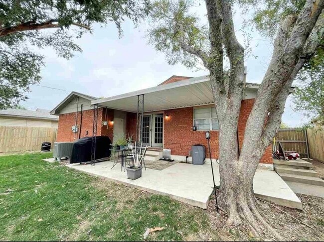 Building Photo - 328 NW 65th St