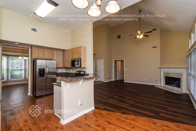 Building Photo - 135 Springlaurel Ct