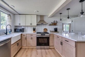 Building Photo - 105 Brown Shores Rd