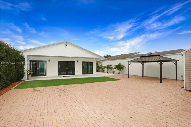 Building Photo - 21049 SW 118th Ave