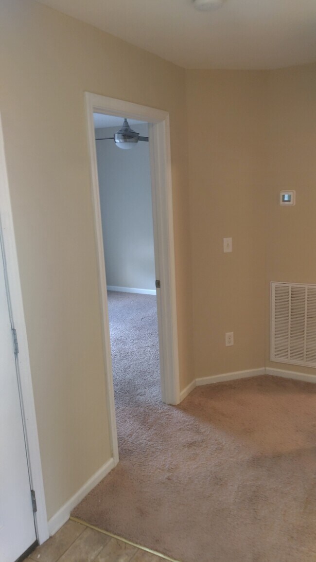 Building Photo - 16210 Stone Ridge Pkwy