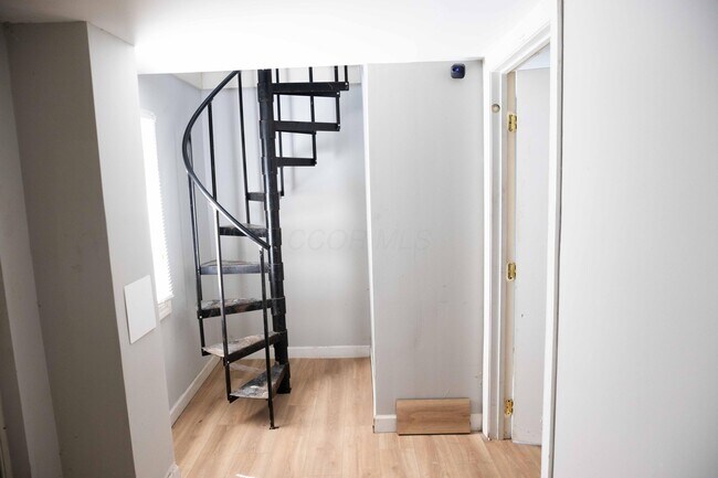 Building Photo - 34 E Maynard Ave