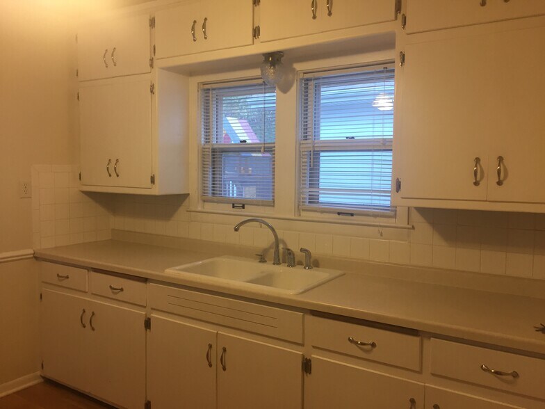Building Photo - 4252 1st St